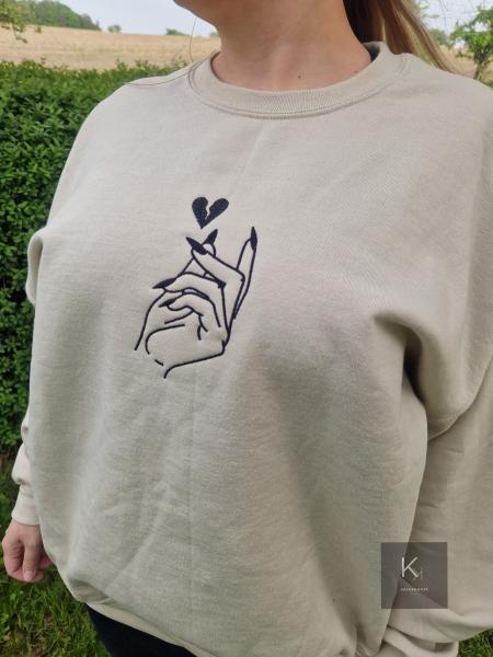 fingerheart sweater